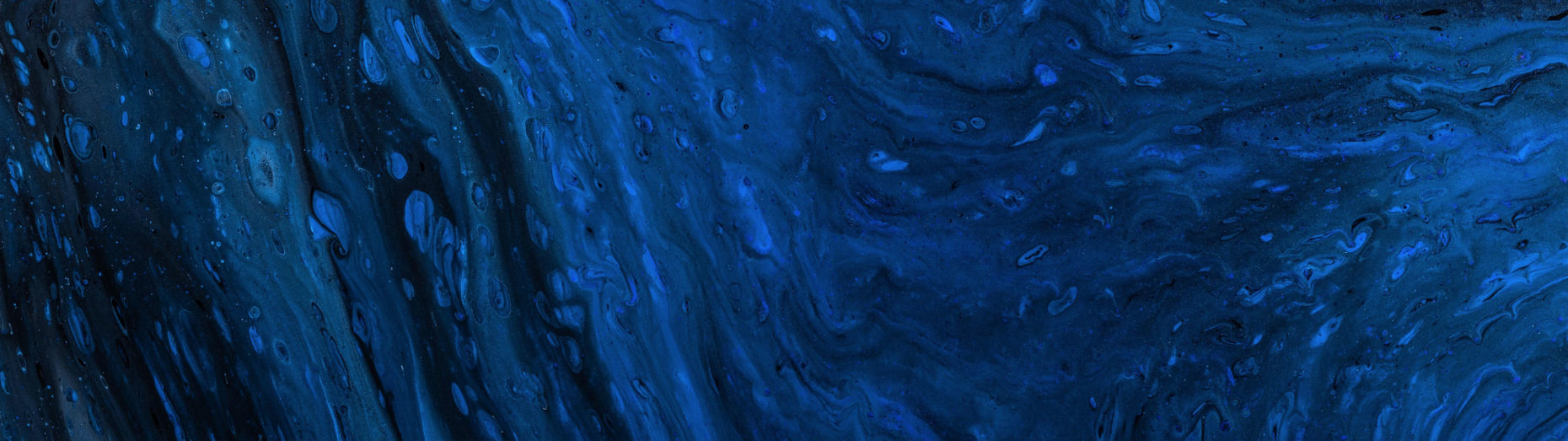 Deep Blue: Hãy cùng ngắm nhìn những bức tranh nghệ thuật với gam màu Deep Blue quyến rũ. Màu xanh biển sâu lấp lánh sẽ mang lại cho bạn cảm giác yên bình, thư thái. Đắm mình trong thế giới đầy ma mị này và cảm nhận những điều kỳ diệu đang chờ đợi.
